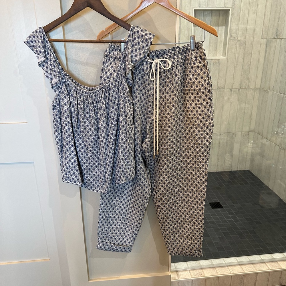 Ann Taylor Blue Geometric Set